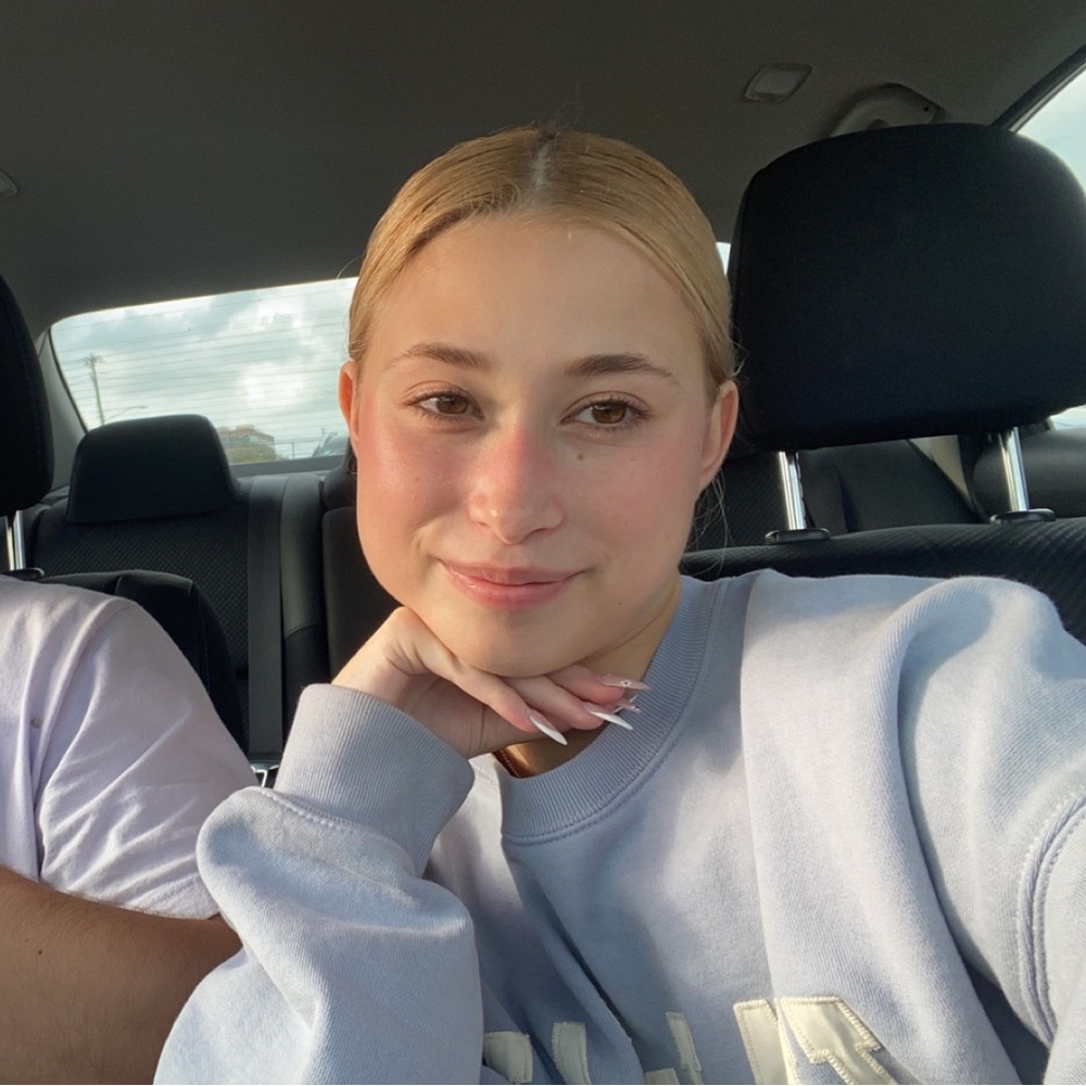 Meet your Posher, Ariela